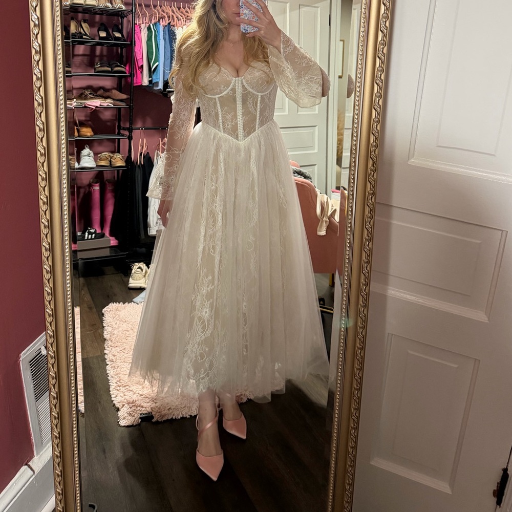 Embroidered Lace White Midi Corset Dress - Picture 10 of 11